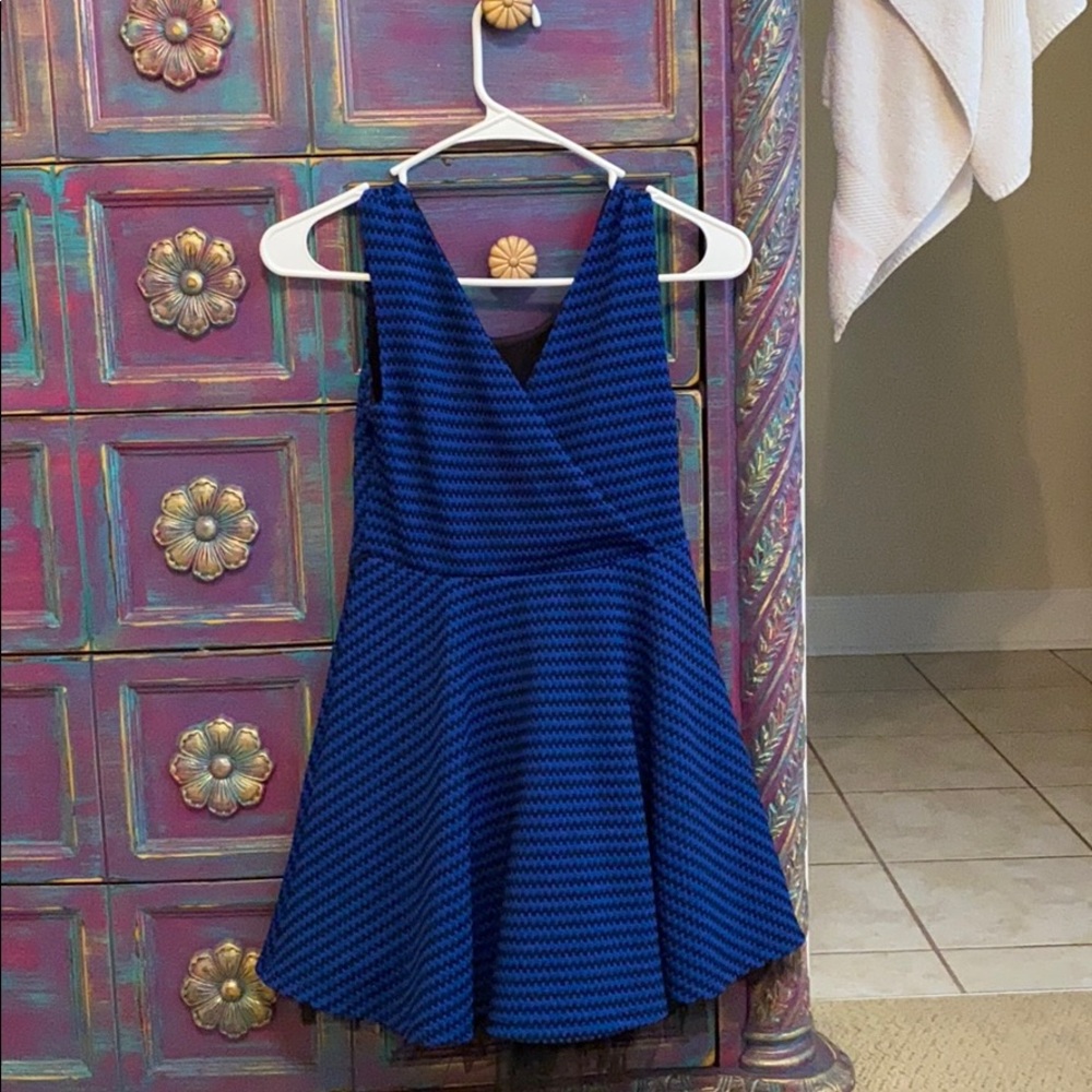 Kids dress - Picture 2 of 2